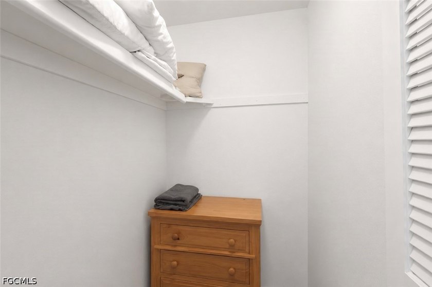 READY FOR NEW OWNERS! This beautifully maintained 3 BEDROOM, 2 - photo 22