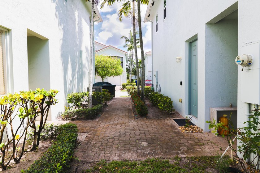 A $15,000 preferred lender credit offered on this delightful - photo 26