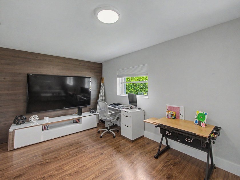 Located just minutes from Town Center Mall and top-rated schools - photo 27