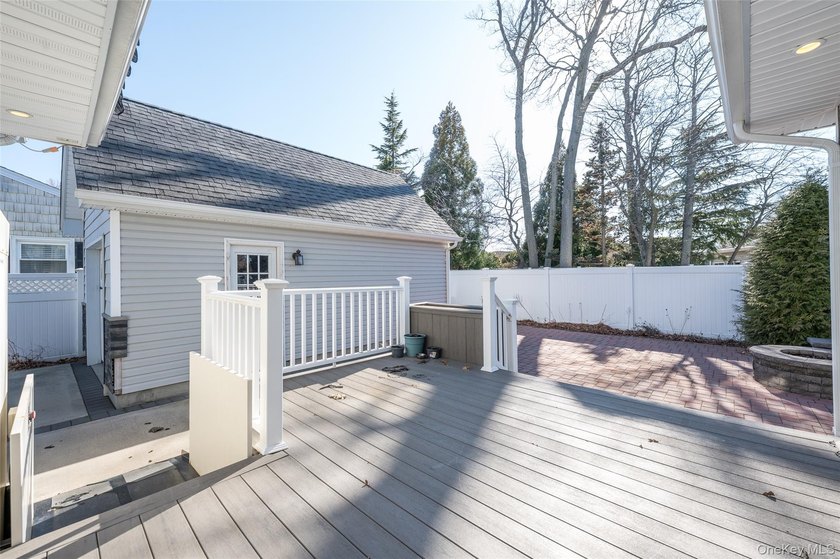 First offering of this custom-built Colonial offering over 3,000 - photo 28