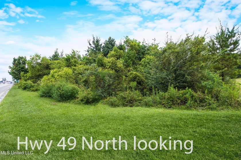 2.6 acres of premium commercial property with 343 feet of - photo 5