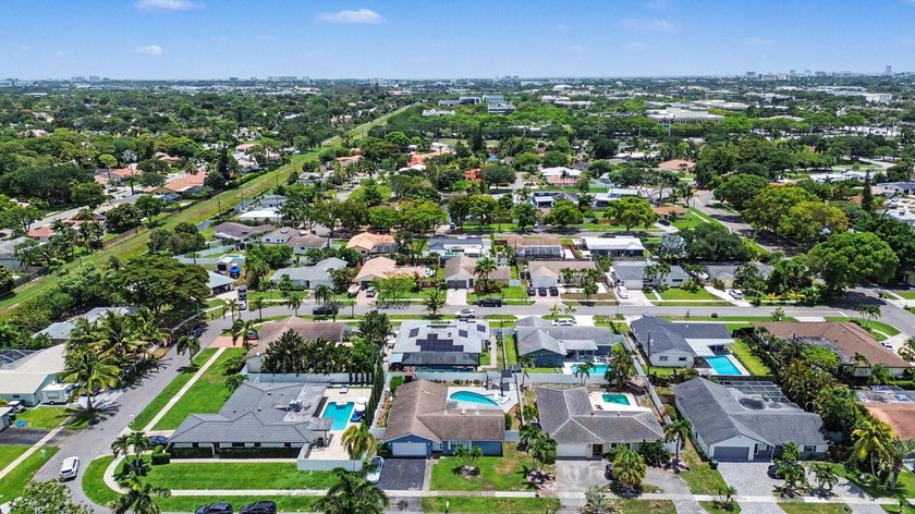 Located just minutes from Town Center Mall and top-rated schools - photo 43