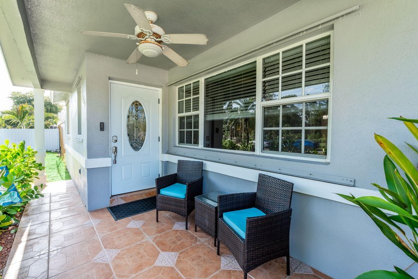 Spacious 4 bedroom, 2 bathroom home, with garage and a versatile - photo 5