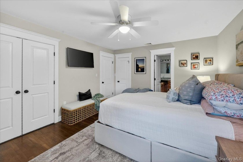 Beautifully Updated Colonial in the Heart of St. James Nestled - photo 18