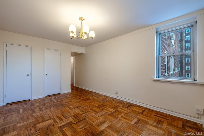 Two-bedroom front view conveniently located in Spuyten Duyvil - photo 18