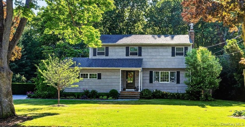 Beautifully Updated Colonial in the Heart of St. James Nestled - photo 28