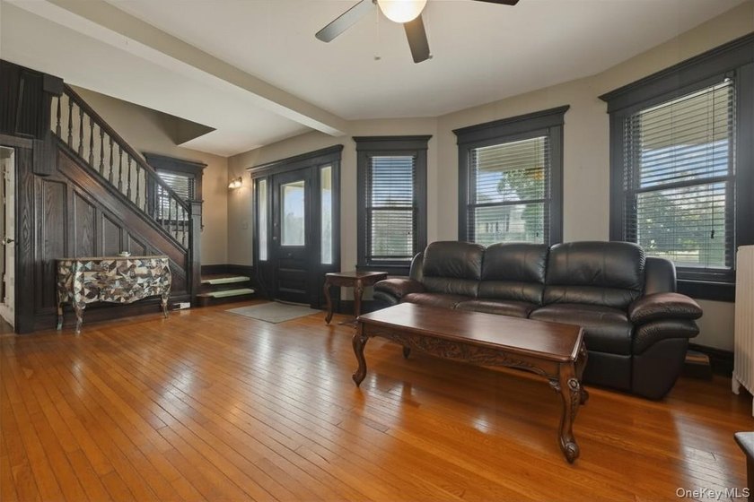 STOP THE CAR! Don't Miss out on this amazing 3 BR 1.5 Bath - photo 8