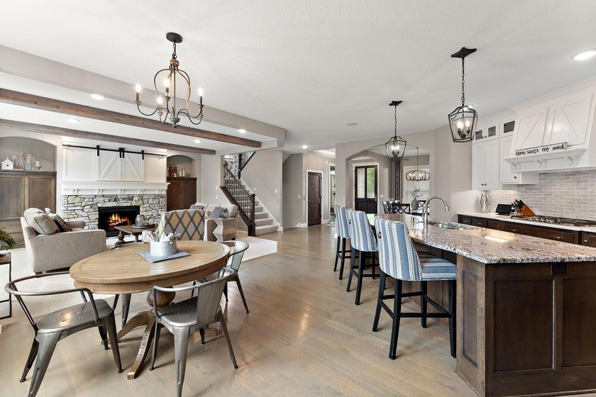 Welcome to a one-of-a-kind luxury retreat where thoughtful - photo 33
