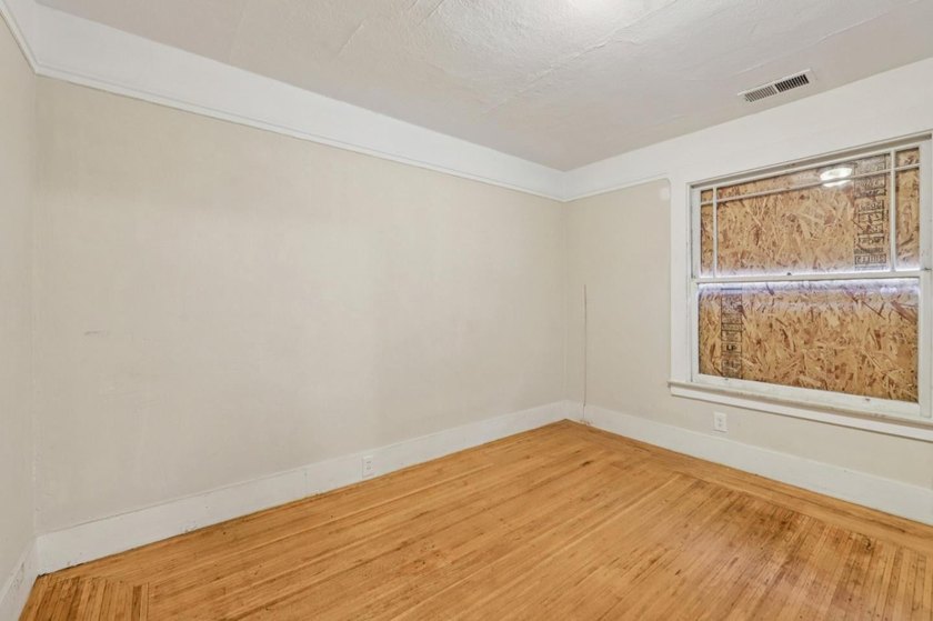 Welcome to 5826 Avenal Ave, a charming gated bungalow offering - photo 13