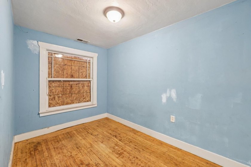 Welcome to 5826 Avenal Ave, a charming gated bungalow offering - photo 19
