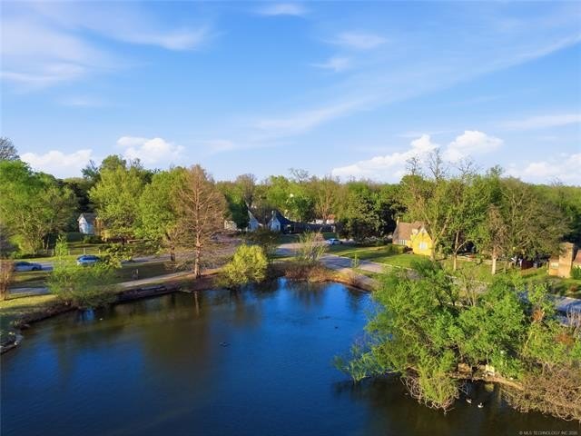 Discover a premier turnkey investment property or chic modern - photo 5