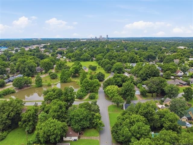 Discover a premier turnkey investment property or chic modern - photo 10