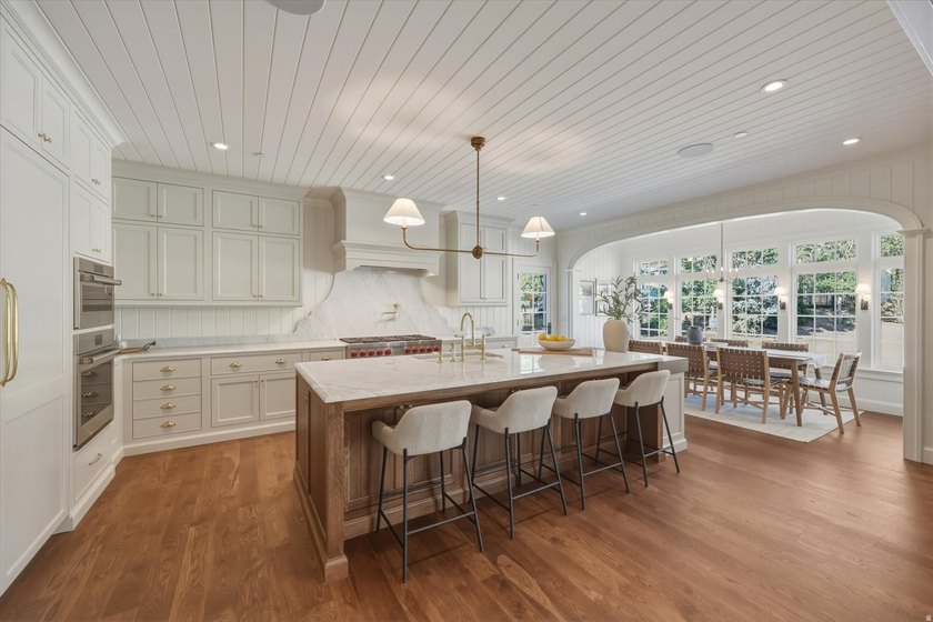 Introducing a classically designed Colonial Revival from the - photo 12