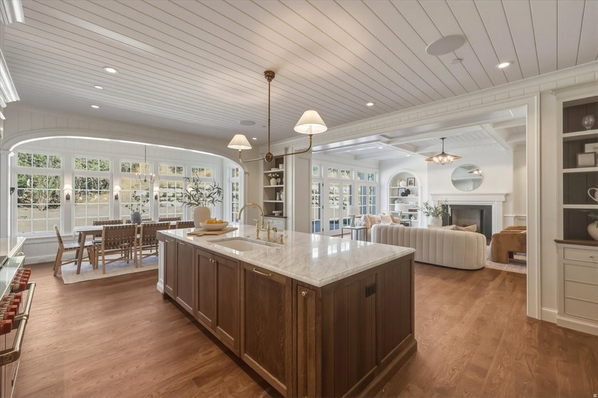 Introducing a classically designed Colonial Revival from the - photo 14