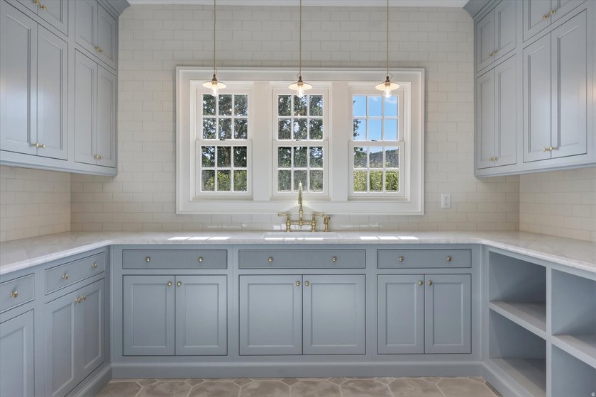 Introducing a classically designed Colonial Revival from the - photo 20