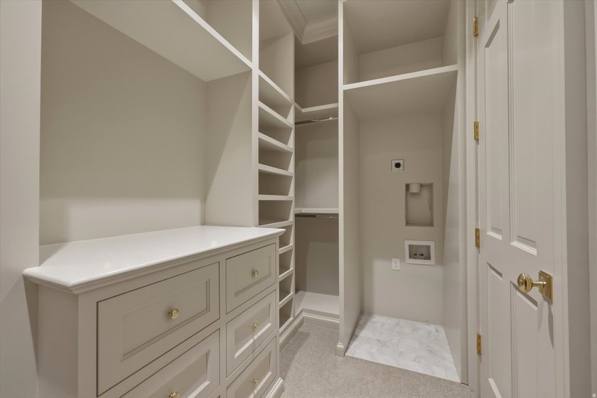 Introducing a classically designed Colonial Revival from the - photo 29