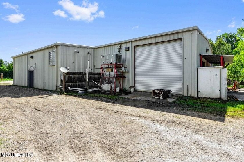 Main Street Machine Building is for Sale. Owner is selling - photo 2