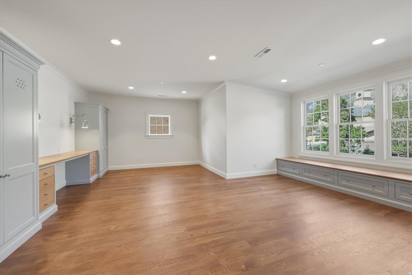 Introducing a classically designed Colonial Revival from the - photo 33