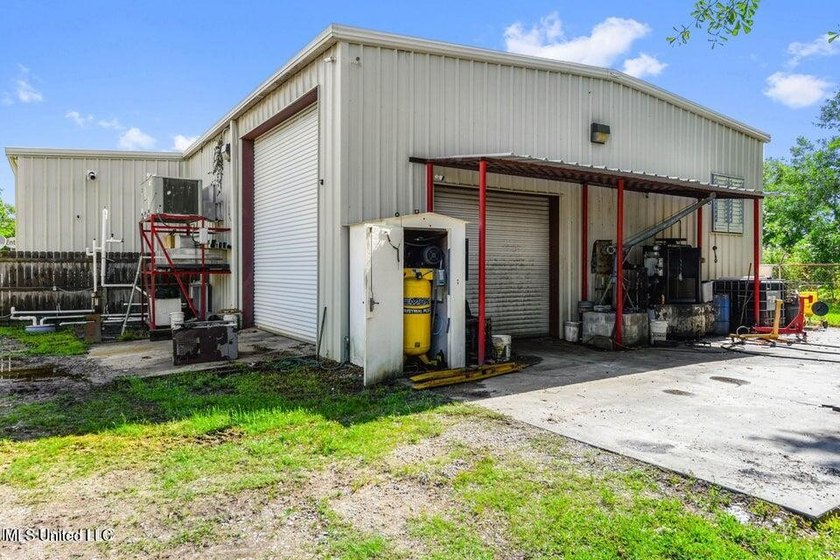 Main Street Machine Building is for Sale. Owner is selling - photo 4