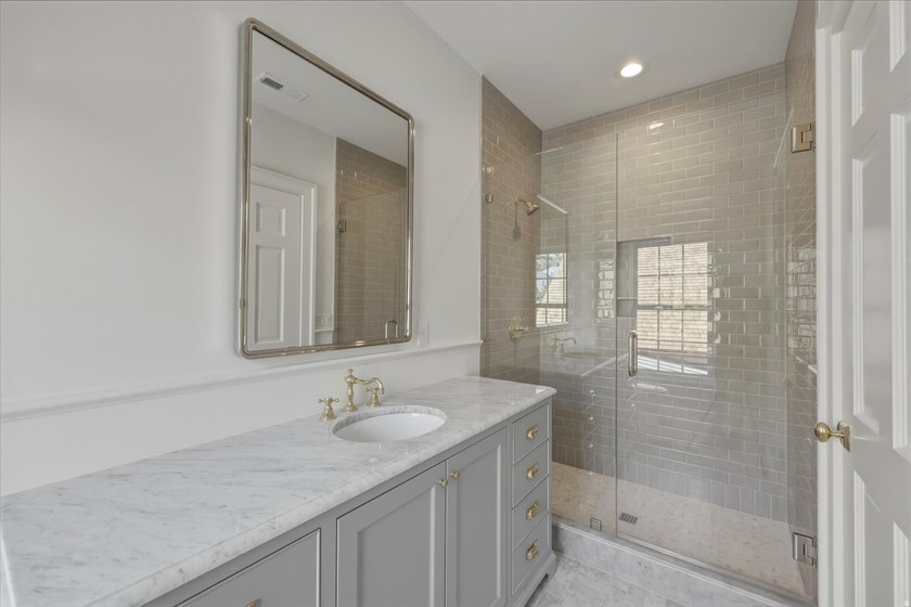 Introducing a classically designed Colonial Revival from the - photo 39