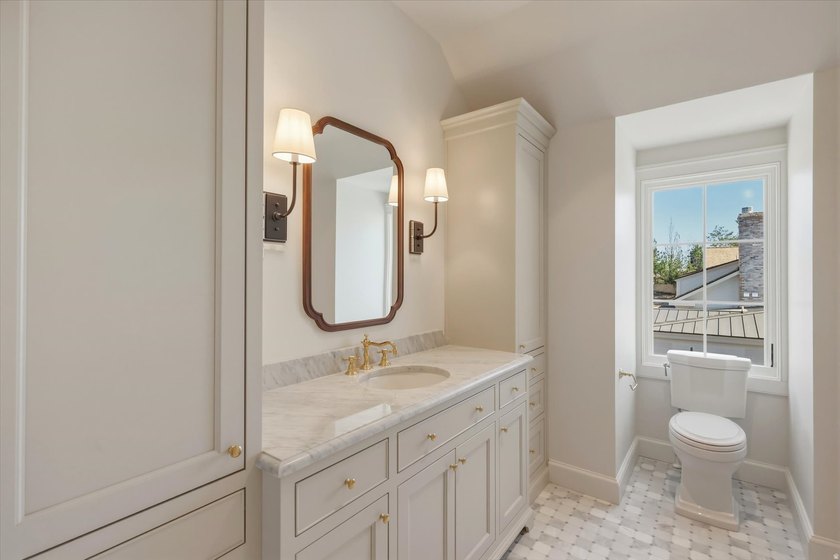 Introducing a classically designed Colonial Revival from the - photo 42