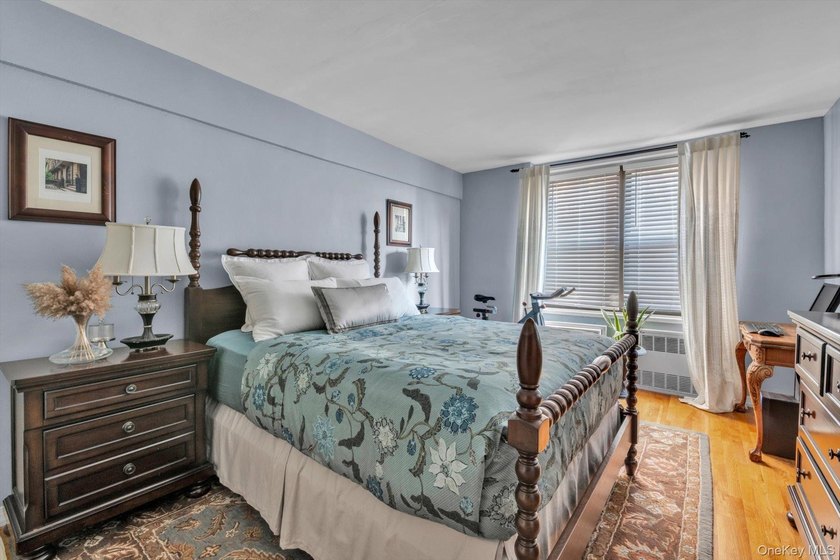 Welcome home to this beautifully renovated, move-in ready - photo 9