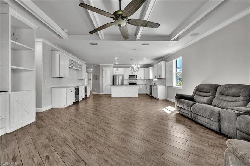 Move-in-ready and beautifully upgraded, this 3-bed + den, 2-bath - photo 6