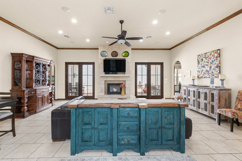 Experience refined Hill Country living in this stunning - photo 2