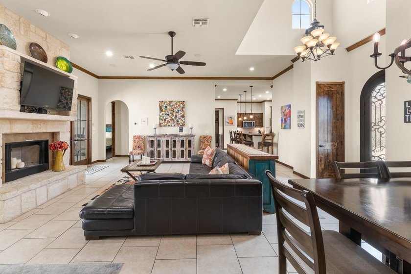 Experience refined Hill Country living in this stunning - photo 4