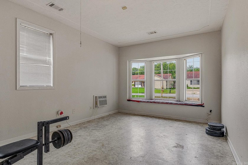 Conveniently located in central Paragould, 3-bedroom, 2-bathroom - photo 14