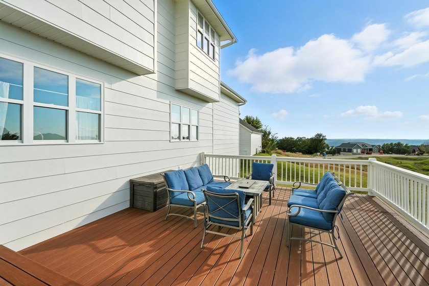 Emerald escape! This landmark home in the gated community of - photo 22