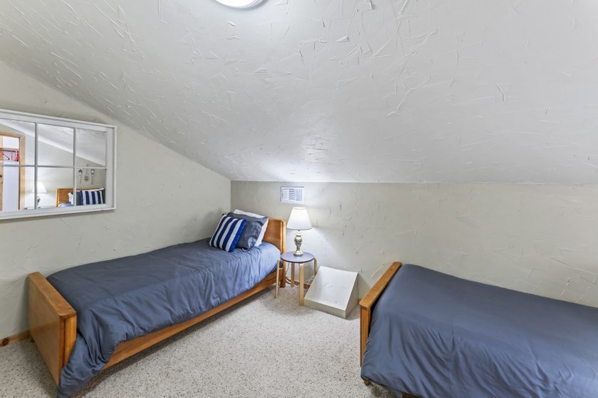 Fully furnished as an active short-term rental on Lake - photo 34