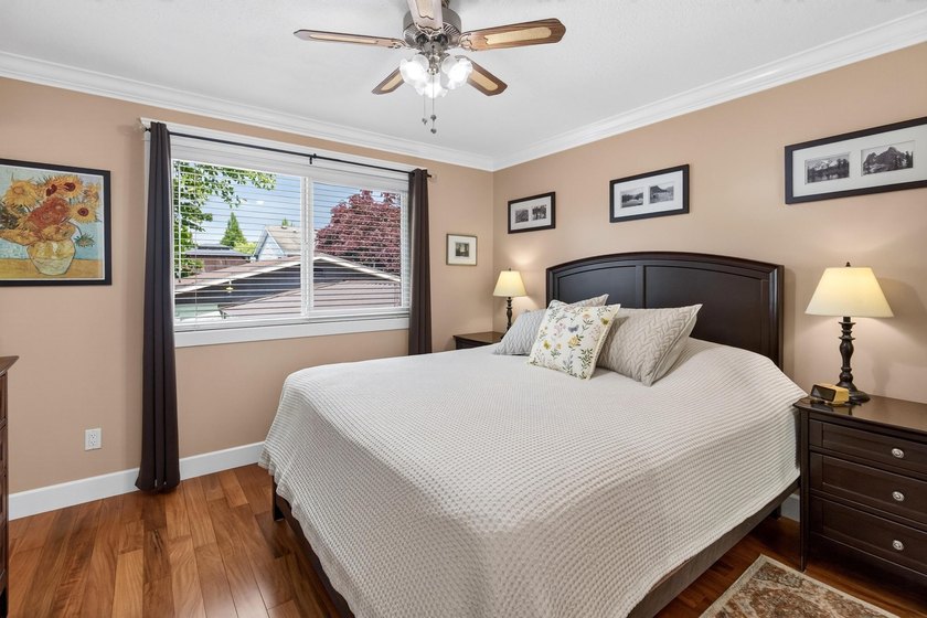 Welcome to this beautifully renovated 4-bedroom home, perfectly - photo 14