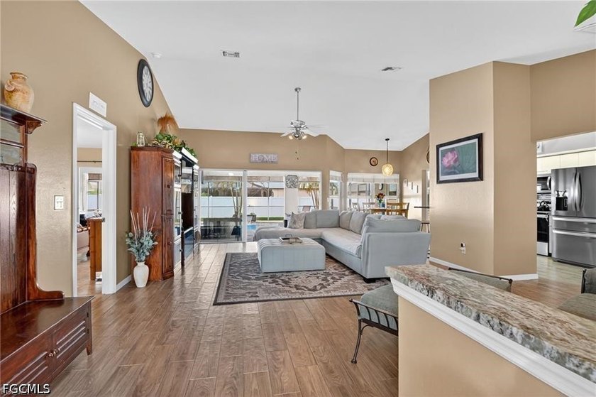 JUST REDUCED!! MOVE in ready Home! *When a house feels like home - photo 5