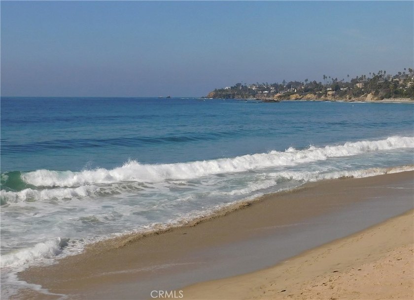 LUXURY OCEANFRONT VACATION RENTAL. This turn-key rental is - photo 8
