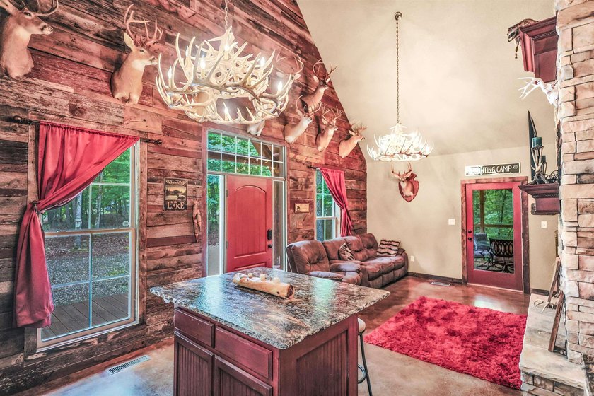Custom-built log home just minutes from beautiful Lake Ouachita! - photo 6