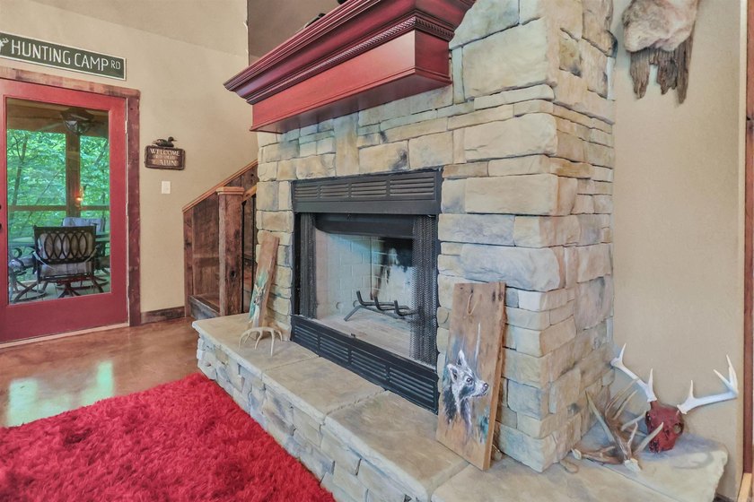 Custom-built log home just minutes from beautiful Lake Ouachita! - photo 8