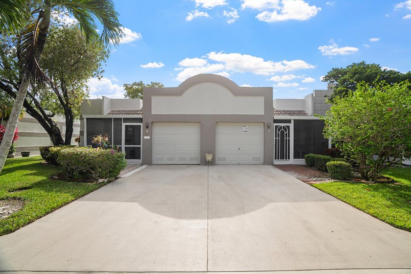 MUST SEE! 2 Bedroom,2 Bathroom Villa with 1-car garage. Garden - photo 2