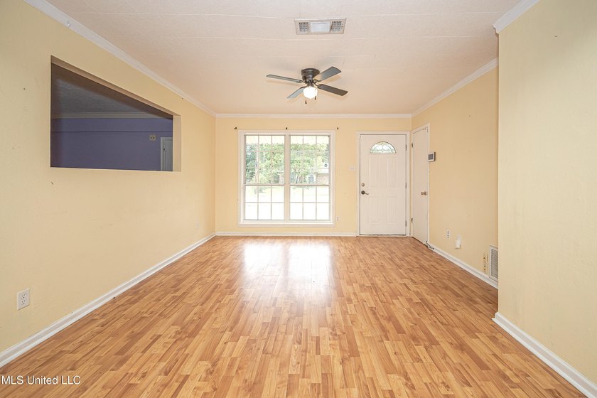 APPROVED SHORT SALE! 3 Bedrooms | 2 Bathrooms, Large bonus room - photo 7