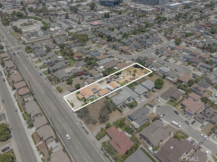 Rare opportunity to acquire a large parcel in the highly - photo 7