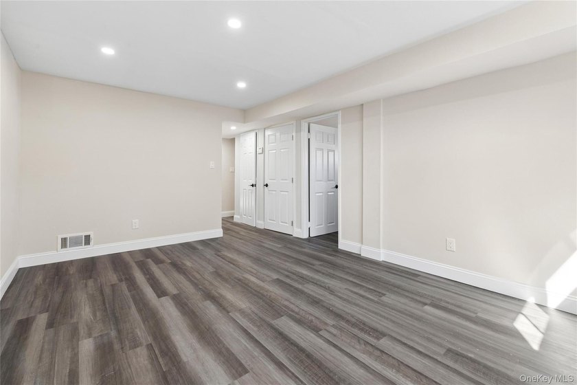Beautifully remodeled Hi-Ranch offering a functional and - photo 22