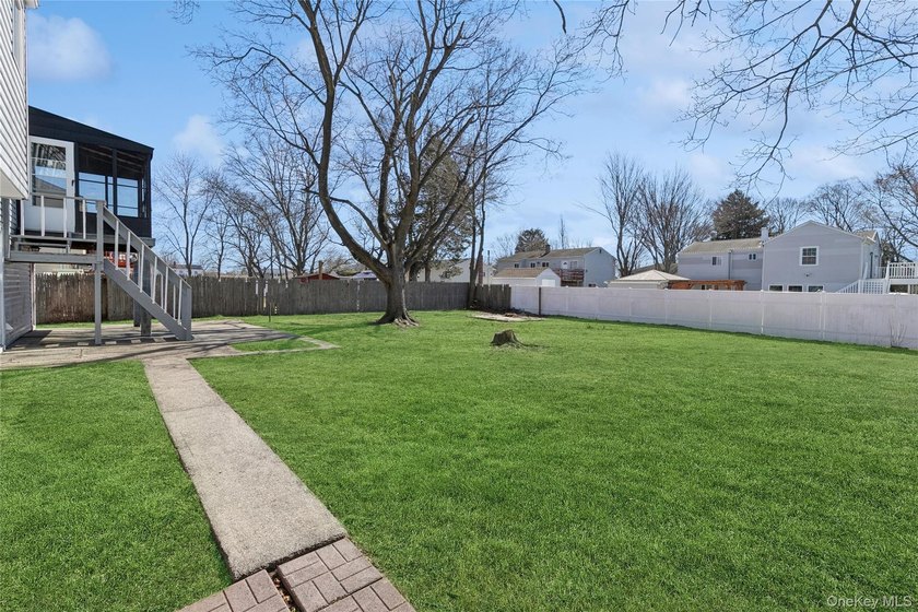 Beautifully remodeled Hi-Ranch offering a functional and - photo 28
