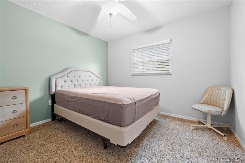 Move-In Ready Home in the Heart of Spring Hill! Welcome to this - photo 28