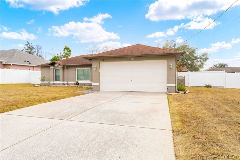 Move-In Ready Home in the Heart of Spring Hill! Welcome to this - photo 41