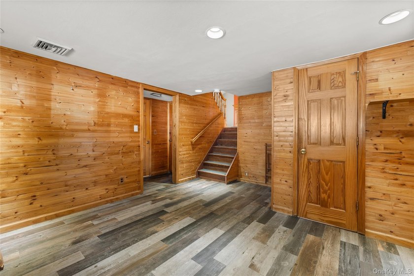 Spacious 4 bedroom, 2.5-bath split-level home offering plenty of - photo 14