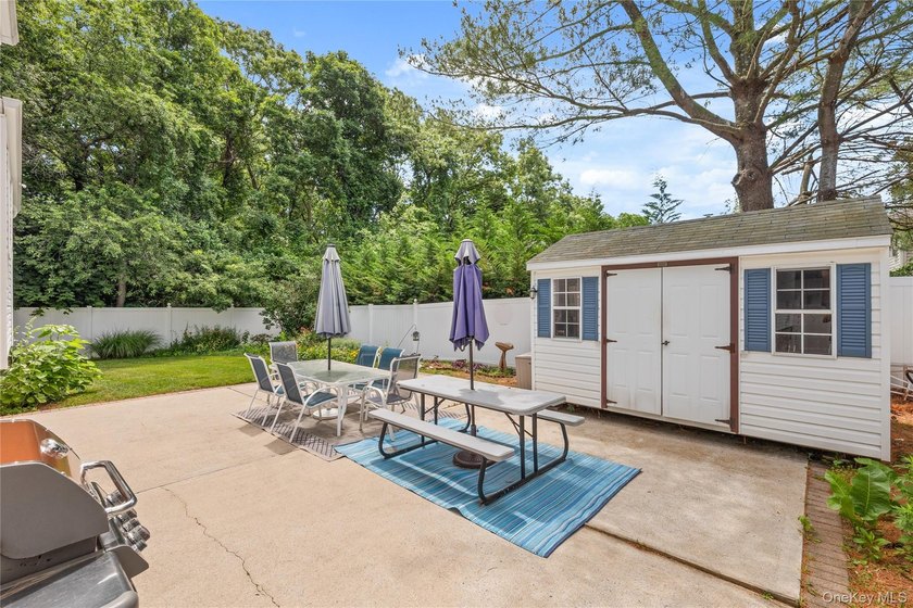 Spacious 4 bedroom, 2.5-bath split-level home offering plenty of - photo 20