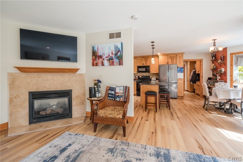Welcome to this fabulous, custom M.E.I.D. built 2,105 sq. ft - photo 12