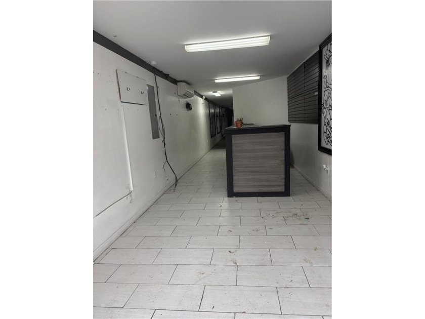Great investment, 3 stores about 6,362 sq fts, plus 10 in door - photo 15