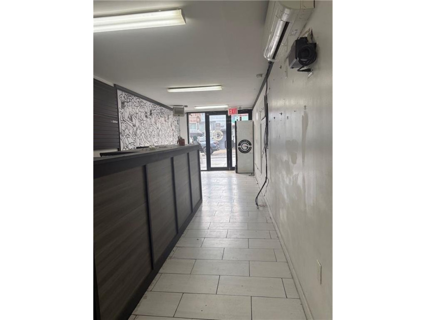 Great investment, 3 stores about 6,362 sq fts, plus 10 in door - photo 17