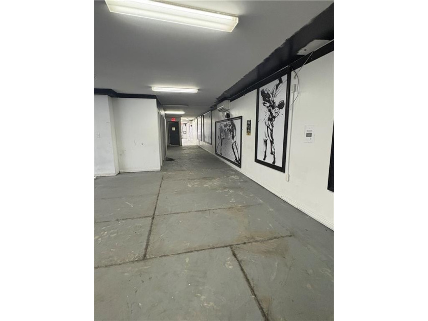 Great investment, 3 stores about 6,362 sq fts, plus 10 in door - photo 21